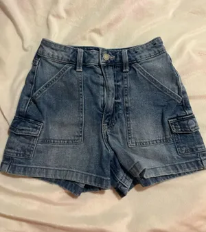 Hollister Ultra High-Rise Mom Shorts 3" thumbnail 1