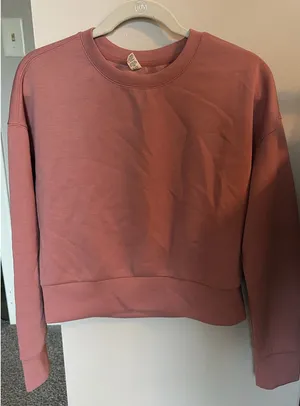 Athletic Fabric pink crew neck  thumbnail 1