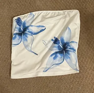 SheIn White and blue hibiscus print tube top XS thumbnail 1