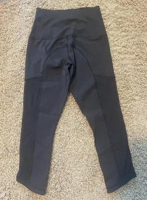Lululemon mesh capri leggings 21” - size 4 thumbnail 4