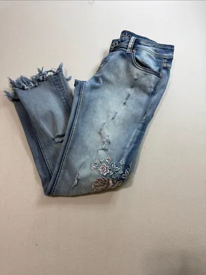 Grace Light Blue Cropped Embroidered Frayed Hem Jeans thumbnail 8