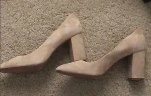 NWB nude suede chunky heel pump sz9.5 banana thumbnail 1