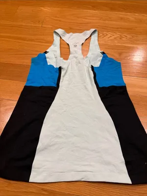 Lululemon cool racerback surf bond tank size 4 . thumbnail 5