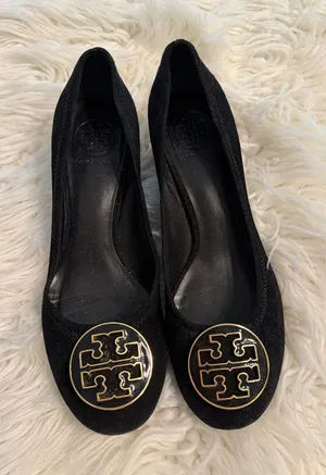 Tory Burch Black Suede Flats with Gold Logo Medallion size 7.5 fair condition thumbnail 1