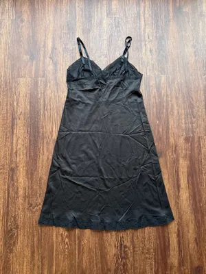 Vintage Women’s Vanity Fair Black Lace-Trim Light Full Slip Dress - Size 34 thumbnail 2