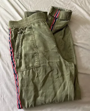 SO Brand Green Women's Elastic Waist/Ankle Pants Size‎ Small thumbnail 1