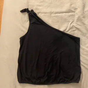 American Eagle Black One Shoulder Tank thumbnail 4