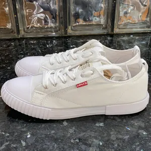 Levi's Anikin Classic White Canvas Cap Toe Sneakers Size 8 thumbnail 5