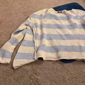 Bdg M sweater‎ thumbnail 2