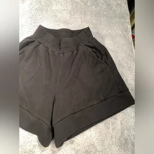 Varley High Waist Black Women's Shorts thumbnail 3