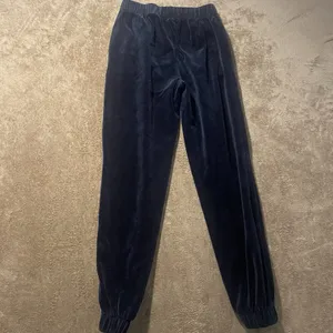 Brandy Melville J. Galt Sweatpants Womens Small Joggers Navy Blue Pants Pockets thumbnail 3