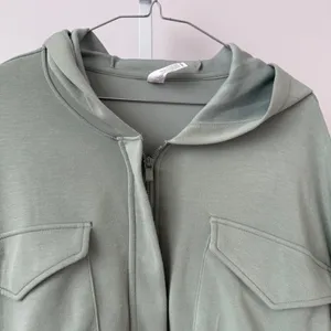 YOGALICIOUS Softlite Scuba Autumn Hoodie Jacket Green Women's Size‎ L thumbnail 2