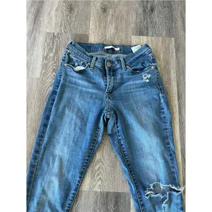 Levi’s Womens Curvy Skinny Jeans Size 29 Distressed Raw Hem Stretch Blue Denim thumbnail 5