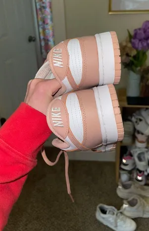 Nike Dunks thumbnail 6