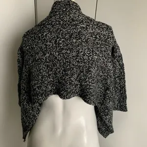 size 6 black/white knit shrug cardigan thumbnail 4