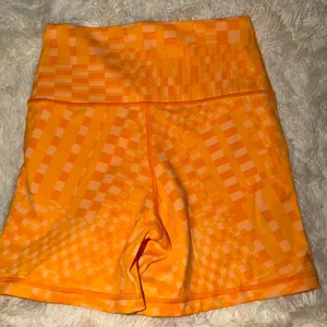Aerie Orange Checkered Shorts Size Medium NWOT thumbnail 3