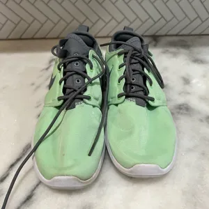 Nike Roshe Two Running Shoes Fresh Mint Green Women's Size 9 (844931-303) thumbnail 5