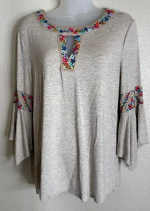 Democracy Womens Small Beige Top‎ Floral Embroidered Bell Sleeve Boho Festival thumbnail 1