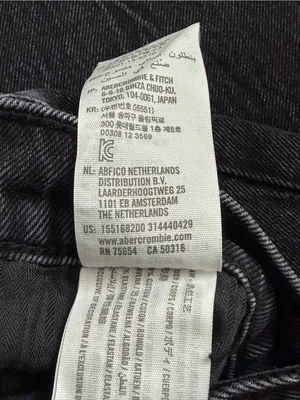 Abercrombie & Fitch The Mom High-Rise Denim Jeans thumbnail 5