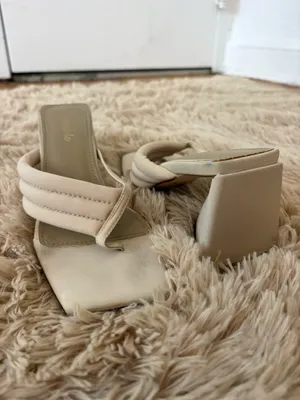 Heels Tan Size 6 thumbnail 2