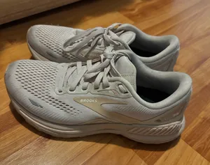 Brooks Guiderails Running Shoes thumbnail 1