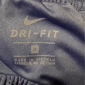 Nike Dri-Fit Shorts Womens Size 1X Red Stars Lined Sportswear Running Activewear thumbnail 5