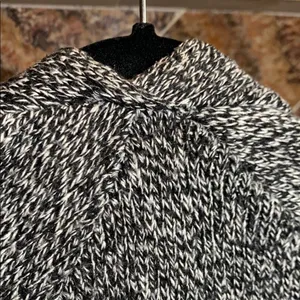 Boutique Women's Black Gray White Open Front Knit Long Cardigan Sweater with Pockets thumbnail 5