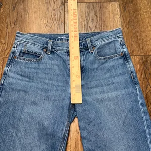 Old Navy Womens 4 Mid Rise Slouchy Denim Shorts Frayed Hem Button Fly Grunge thumbnail 5