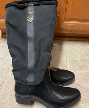 Hilfiger boots size 8 M
Good condition Black thumbnail 1