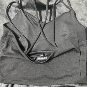 Express crop top thumbnail 3
