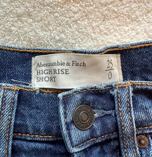 Abercrombie High Rise Shorts thumbnail 4