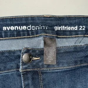 Avenue Denim Sz 22 Blue Denim Patchwork Embellished Distressed Girlfriend Jeans thumbnail 4