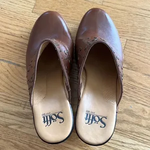 Sofft Camel Brown Studded and Leather Upper Heeled Clog- Size 7M thumbnail 8