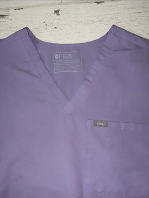 Figs Women's V-Neck Scrub Top in Lavender Size XL thumbnail 4