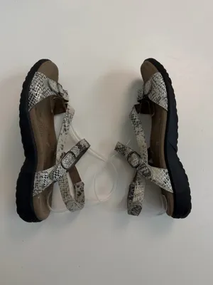Taos Sandals Beauty Buckles Adjustable Comfort Travel Reptile Print Black Grey thumbnail 6