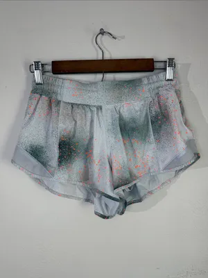 Lululemon Hotty Hot LR 2.5” Reflective Spray Camo Shorts Size 8 thumbnail 3