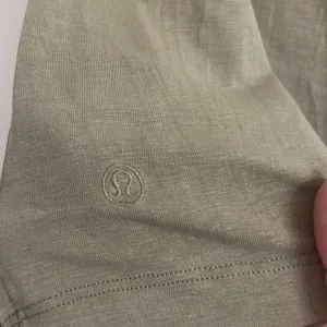 ✨ Lululemon Classic-Fit Cotton-Blend Bronze Green Sz Small T-Shirt✨ thumbnail 8