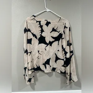 Buckle Women's Top - Black and Cream thumbnail 4
