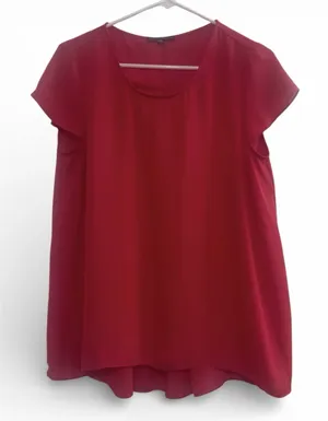 Woman’s Adrianna Papell Red Short Sleeve Top, Size M thumbnail 2
