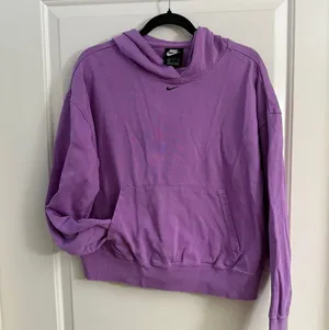 Nike Women's Purple lavender hoodie size medium thumbnail 1