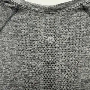 Lululemon Swiftly Tech Short Sleeve Activewear Shirt in Gray/Slate Sz 10 thumbnail 5