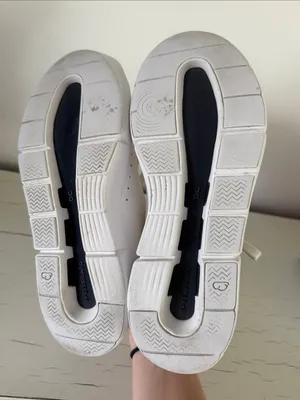 On Running The Roger Advantage White Leather Sneakers CloudTec Walking Sz 7 thumbnail 7