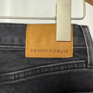 Denim Forum The Arlo High Rise Straight Jean in Black‎ Size 26 x 26 L thumbnail 9