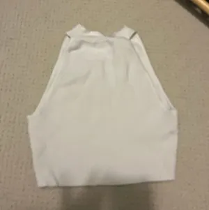 Aritzia Cropped Top thumbnail 2