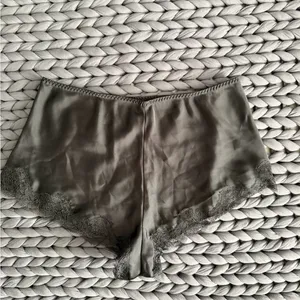Victoria's Secret Lace Trim Satin Cami Set thumbnail 8