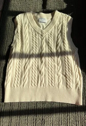 Old Navy Sweater Vest V-Neck thumbnail 1