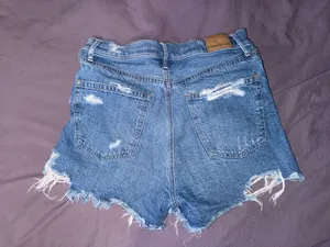 American Eagle Highest Rise 90s Boyfriend Shorts thumbnail 2