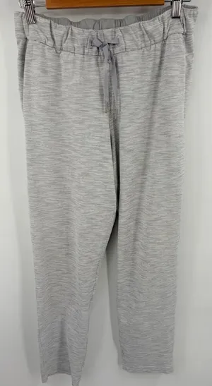 Lululemon on the fly pant light gray 27” women’s 8 athleisure performance thumbnail 1