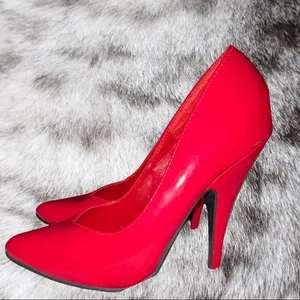 Lovers lane sexy and gorgeous red patten leather heels ! Nwot thumbnail 5