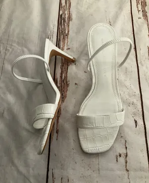 Zara Alligator Embossed White Strappy Heeled Sandals thumbnail 1